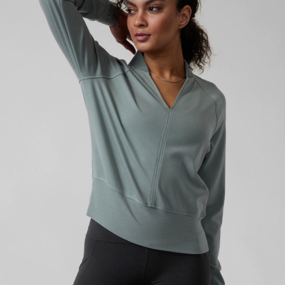 ATHLETA • eastbound ribbed collar sweatshirt size medium